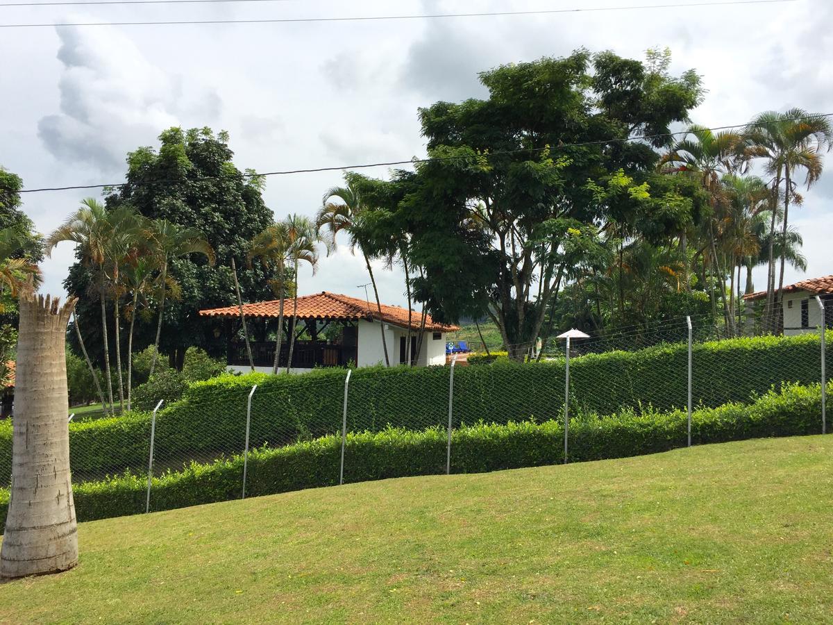 Hotel Bosques Del Saman Alcala Quimbaya Exterior photo
