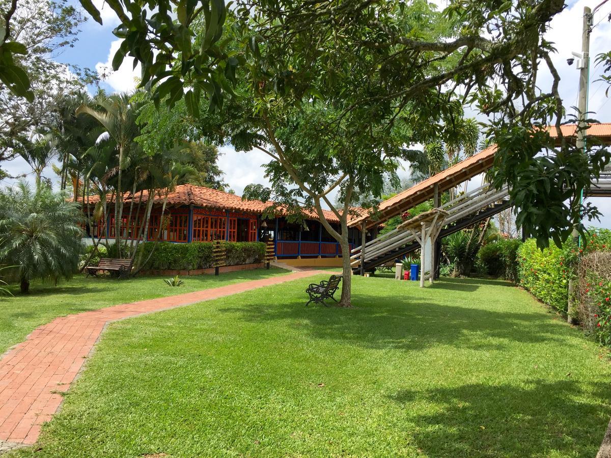Hotel Bosques Del Saman Alcala Quimbaya Exterior photo